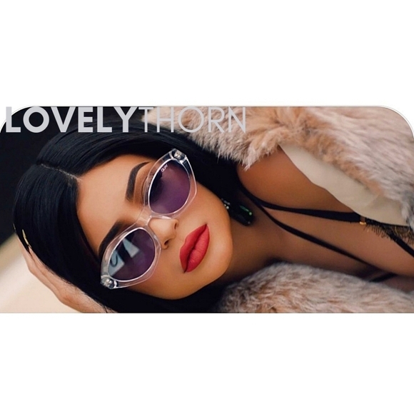 QUAY // ltd ed kylie jenner retro-chic clear frame lavender 